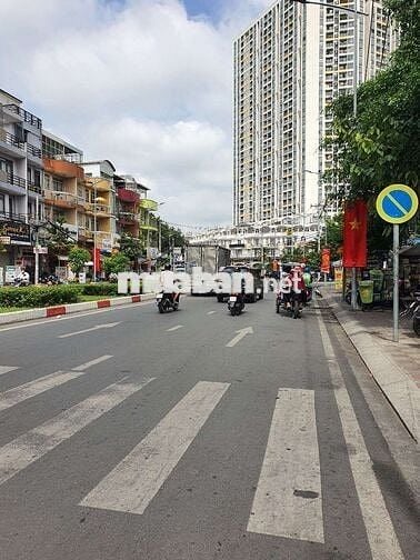 Bán nhà 3 lầu Mặt Tiền đường Tạ Quang Bửu P6 Q8