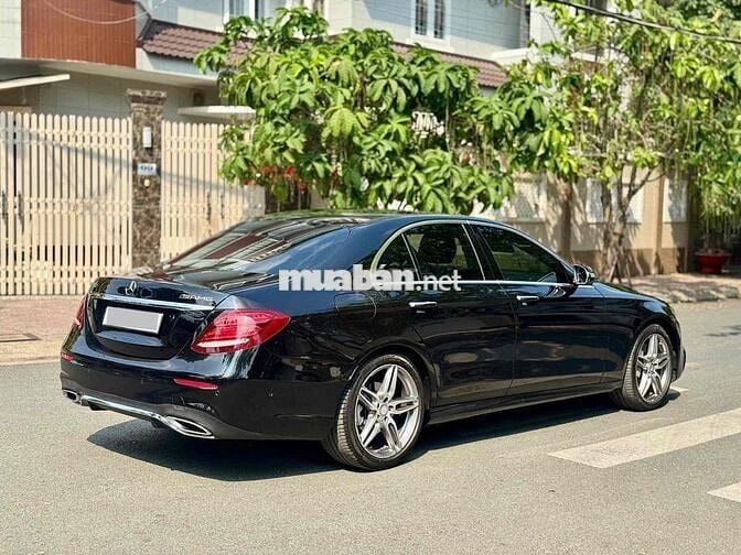 Mercedes Benz E Class 2018 E300 AMG 1 chủ