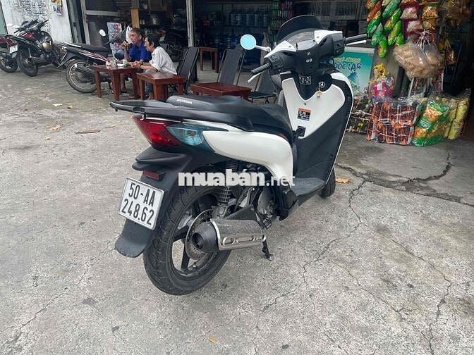 Kẹt tiền bán gấp