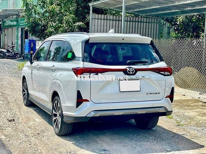 TOYOTA VELOZ TOP – 7 CHỖ GIA ĐÌNH – 2022