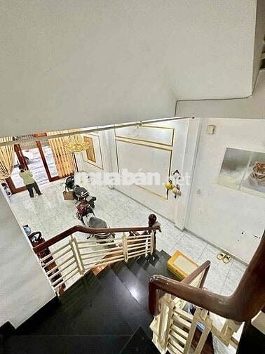 Nhà Mới Đẹp(4x16m) Bờ Bao Ngay Eaon 2Lầu 3PN hẻm Tải.