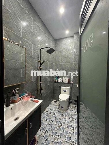 Nhà Trệt Lầu 2pn 2wc sẵn 2 máy lạnh mới Hẻm DKTW