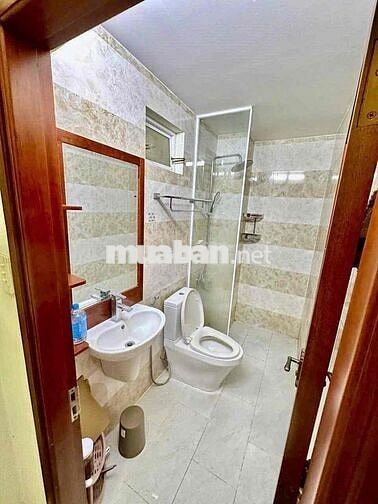 Nhà Mới Đẹp(4x16m) Bờ Bao Ngay Eaon 2Lầu 3PN hẻm Tải.
