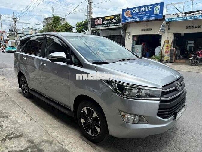 Toyota Innova 2016 2.0E - 140000 km