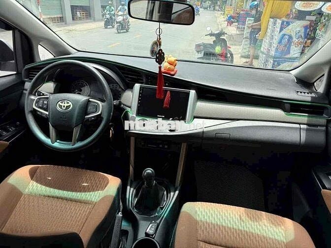 Toyota Innova 2016 2.0E - 140000 km