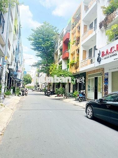 Cho thuê Nhà Hoa Lan, P.2, Phú Nhuận. Trệt, 3 lầu, 6pn, 5wc chỉ 35tr