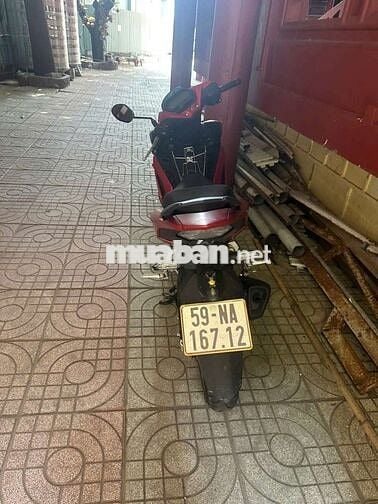 Honda Winner X màu đỏ, tay ga