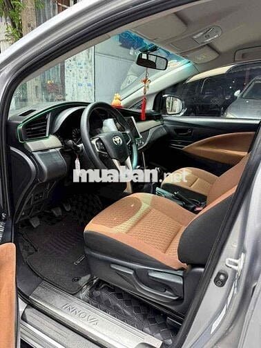 Toyota Innova 2016 2.0E - 140000 km