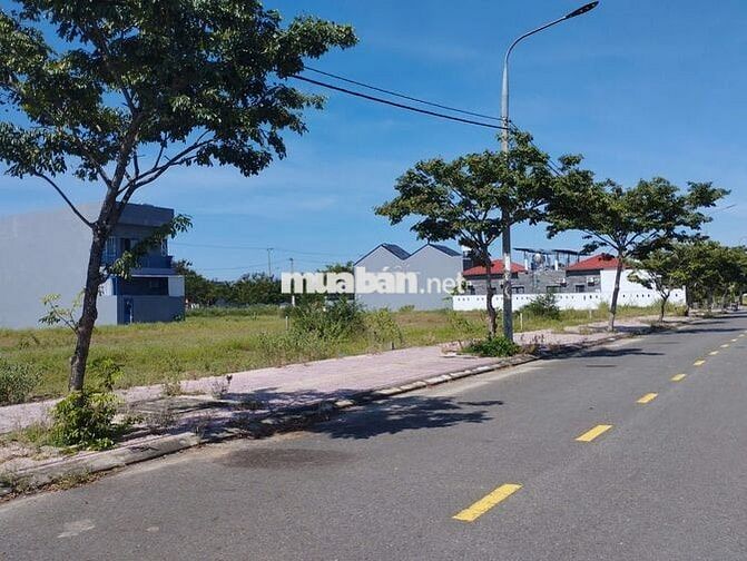 BÁN NHANH LÔ MẶT TIỀN DT 126m2, GẦN CHỢ - KCN - BIỂN GIÁ 15tr/m2