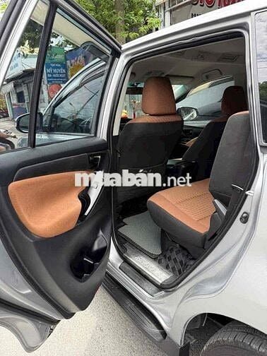 Toyota Innova 2016 2.0E - 140000 km