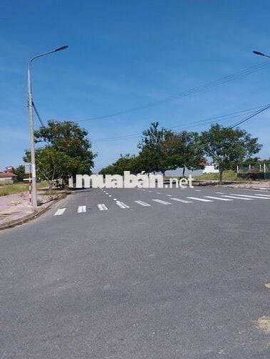 BÁN NHANH LÔ MẶT TIỀN DT 126m2, GẦN CHỢ - KCN - BIỂN GIÁ 15tr/m2