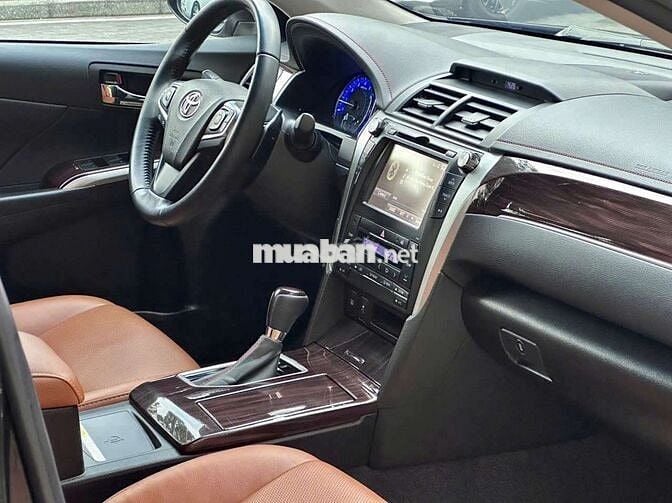 Toyota camry 2.5Q 2018