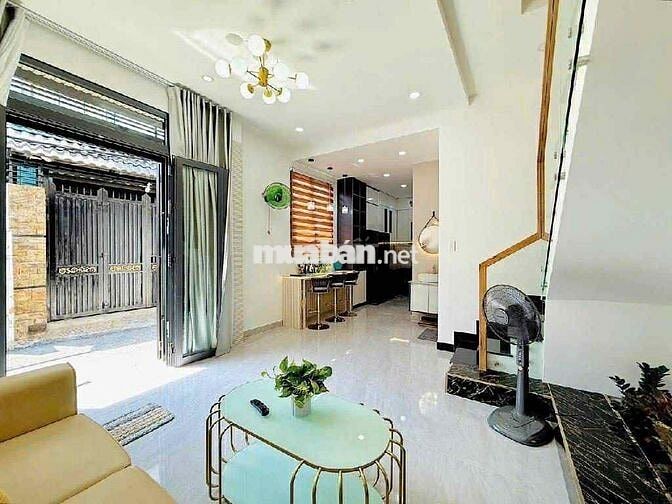 NHÀ 3 TẦNG HẺM XE HƠI 44M GẦN NGAY CÔNG VIÊN LÀNG HOA CHỈ VỚI 4,35 TỶ