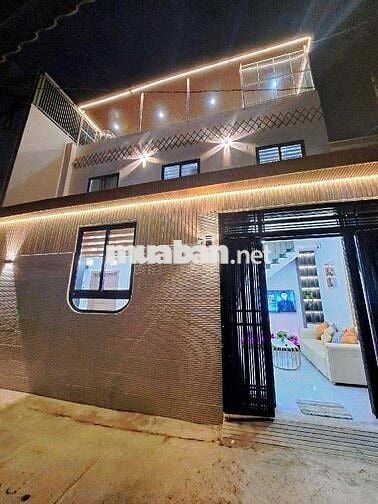 NHÀ 3 TẦNG HẺM XE HƠI 44M GẦN NGAY CÔNG VIÊN LÀNG HOA CHỈ VỚI 4,35 TỶ