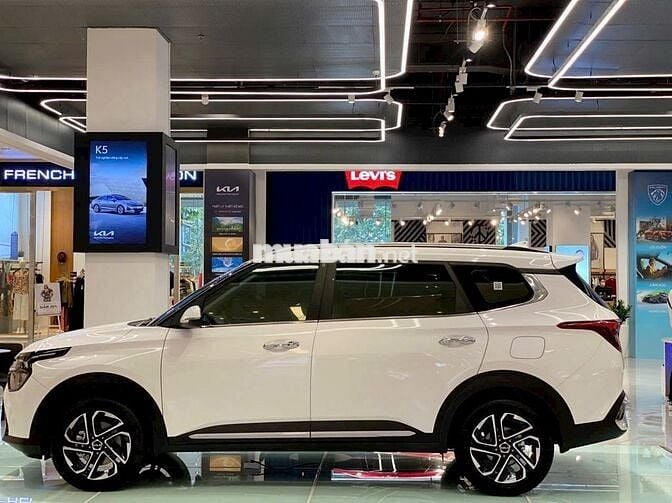 Kia Carens 2025 giảm ngay + Voucher 10tr bảo dưỡng