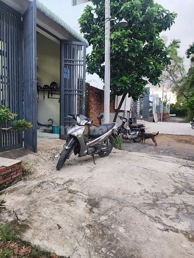 Chính chủ cần bán nhà, hẻm 44,đường 12,sổnhồng giấyờ Pháp lý rõ ràng. 