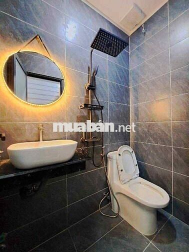 NHÀ 3 TẦNG HẺM XE HƠI 44M GẦN NGAY CÔNG VIÊN LÀNG HOA CHỈ VỚI 4,35 TỶ