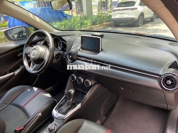 Mazda 2 2016 1.5 AT Hatchback - 70000 km