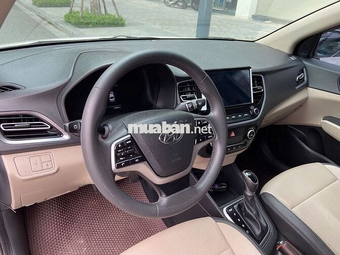 Hyundai Accent 2023 1.4 AT - 70000 km