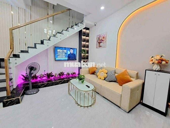 NHÀ 3 TẦNG HẺM XE HƠI 44M GẦN NGAY CÔNG VIÊN LÀNG HOA CHỈ VỚI 4,35 TỶ