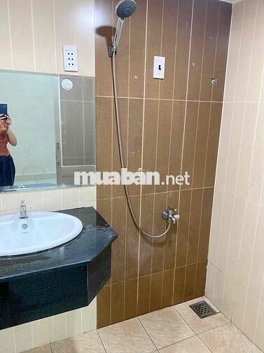 Nguyên Căn Mặt Tiền ngang 6met , giá rẻ