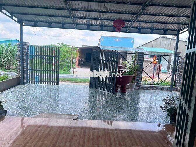 NHÀ NGỘP VỊ TRÍ ĐẸP NGANG 13 DÀI 24 THỔ CƯ 100M ĐƯỜNG 6M SHR 950TR XÓM