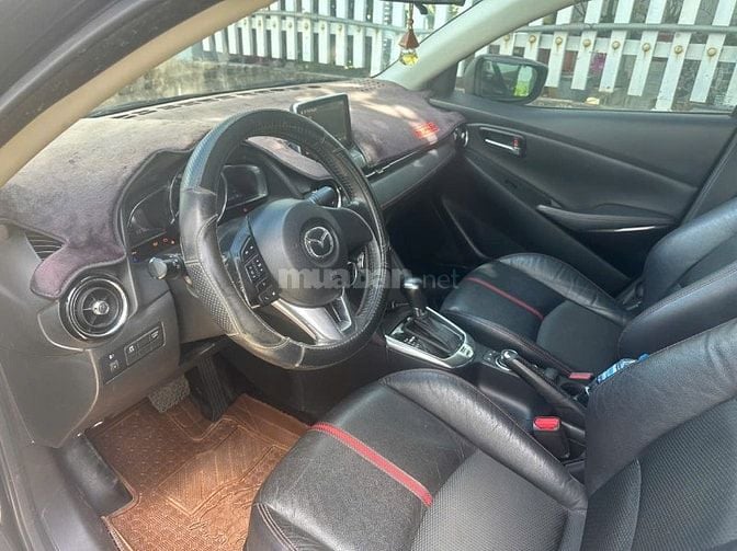 Cần bán gấp xe mazda2 đời 2017