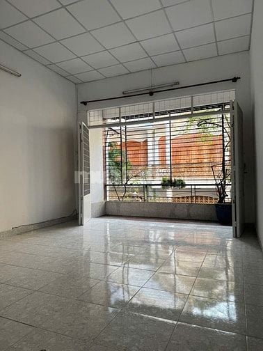 Nhà trống giao ngay 1 trệt 1 lầu hẻm xe hơi 117/1 Ba Vân P14 Tân Bình