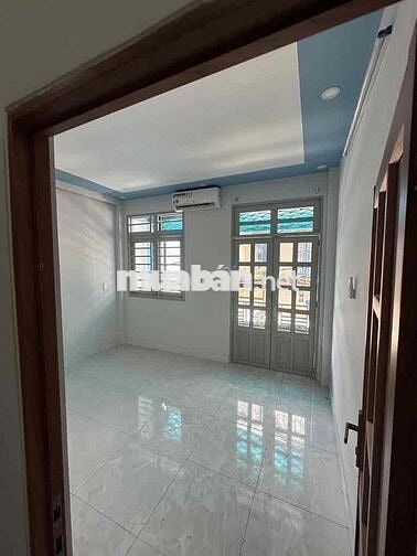 NHÀ 2 TẦNG NGAY BẾN XE BUÝT HIỆP THÀNH 17 CỰC ĐẸP VÀO Ở NGAY