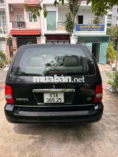 Kia Carnival 2009 LS 2.5 AT - 152000 km