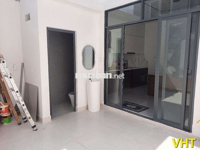 Nhà mới 3 tầng 4pn full công năng. Sổ mới hoàn công đủ.Q7.PT _CHỈ  9₫