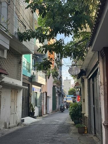 Nhà trống giao ngay 1 trệt 1 lầu hẻm xe hơi 117/1 Ba Vân P14 Tân Bình
