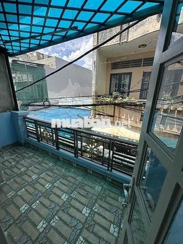 NHÀ 2 TẦNG NGAY BẾN XE BUÝT HIỆP THÀNH 17 CỰC ĐẸP VÀO Ở NGAY