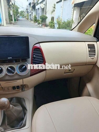 Toyota Innova 2006 G .97.000km