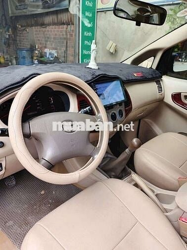 Toyota Innova 2006 G .97.000km