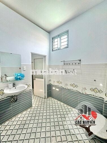 Nhà 4 tầng 3 phòng ngủ Đường Chiến Lược (Nội thất cơ bản)