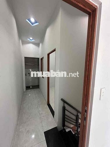 NHÀ 2 TẦNG NGAY BẾN XE BUÝT HIỆP THÀNH 17 CỰC ĐẸP VÀO Ở NGAY