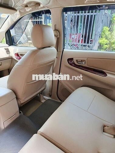 Toyota Innova 2006 G .97.000km