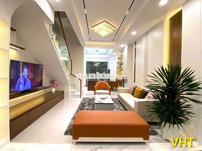 Nhà mới 3 tầng 4pn full công năng. Sổ mới hoàn công đủ.Q7.PT _CHỈ  9₫