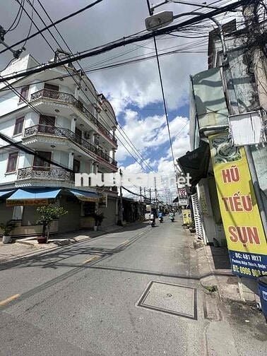 NHÀ 2 TẦNG NGAY BẾN XE BUÝT HIỆP THÀNH 17 CỰC ĐẸP VÀO Ở NGAY