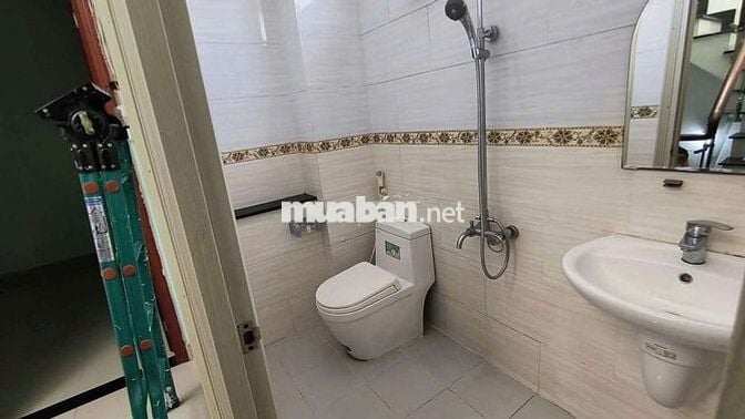 NHÀ ĐẸP 2LẦU 5X12M 4PN 3WC SẴN 3 MÁY LẠNH HẺM TẢI ĐƯỜNG Ụ GHE TAM PHÚ