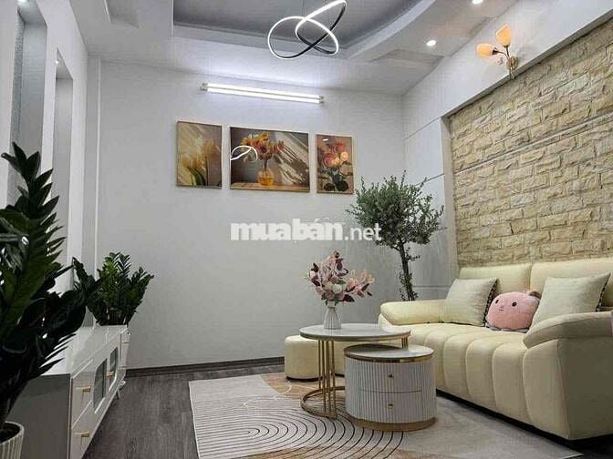Nhà hiếm ! Siêu phẩm Nguyễn Ngọc Vũ vị trí VIP,  ôtô tránh, nhỉnh 9 tỷ
