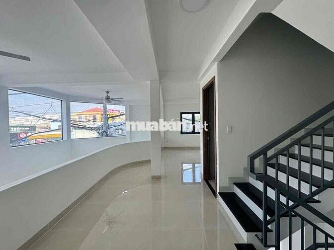 💥CHO THUÊ CĂN GÓC 2 MẶT TIỀN. 5 tầng mới xây ngay gần chợ Vườn Lài