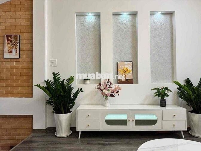 Nhà hiếm ! Siêu phẩm Nguyễn Ngọc Vũ vị trí VIP,  ôtô tránh, nhỉnh 9 tỷ