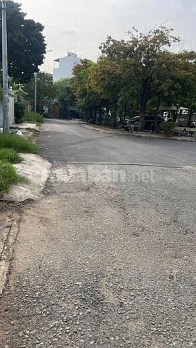 BÁN GẤP BIỆT THỰ 240M2 – KHU DÂN CƯ VIP QUẬN 12