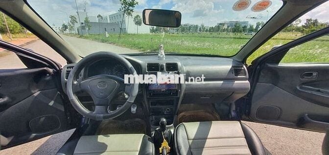 Mazda 323 1.6 MT 2000