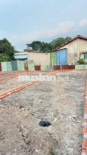 BÁN ĐẤT THỔ CƯ MẶT TIỀN KINH,VUÔNG VỨC GIÁ RẺ.