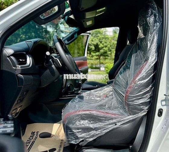 Toyota Fortuner Legender 2x4 Cao Cấp 2025
