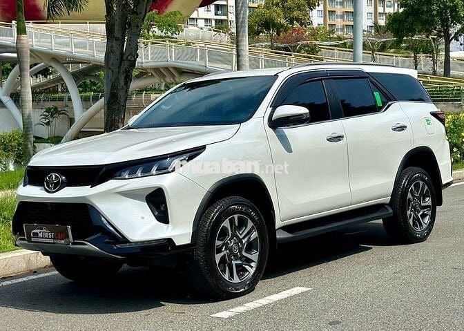 Toyota Fortuner Legender 2x4 Cao Cấp 2025