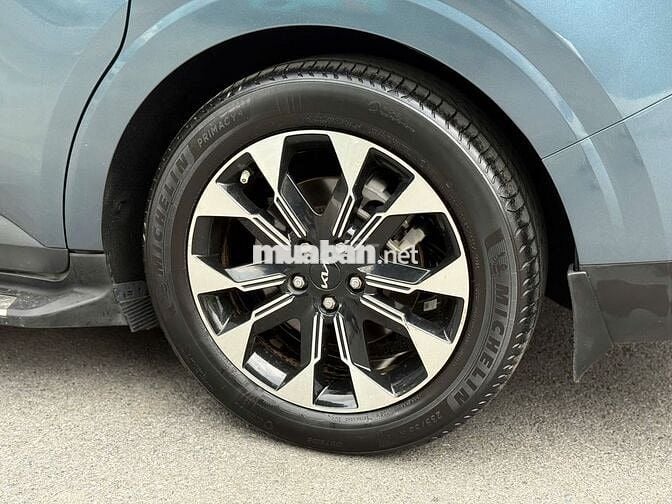 Kia Carnival 2022 Signature 2.2D - 90000 km